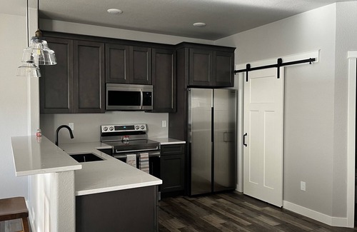Rapid City House | Beautiful, custom built home. Convenient location!