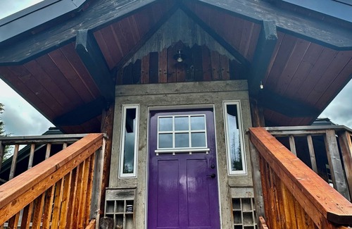 Fritz Creek Ski Chalet | Beautiful custom octagon chalet close to the Kilcher homestead.