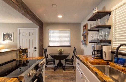 Flagstaff Apartment | Beautiful Dale Den, Downtown Flagstaff