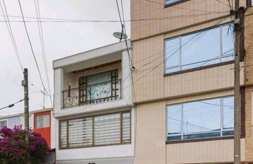 Kennedy Apartment | Beautiful-Department-6Persons-Spacious-Third floor-CC Eden.