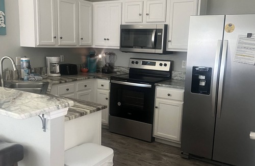 Seaspray House | Beautiful! Destin FL area, 5 minute Walk to Beach, Community Pool, Sleeps 10!