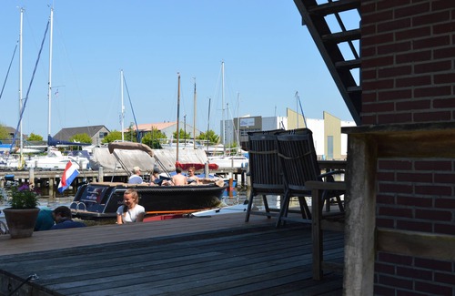 Heeg House | Beautiful detached house on open water