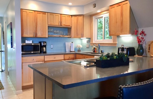 Bay Shore Cottage | Beautiful, Direct Lake Michigan Frontage, 1300 sq ft home
