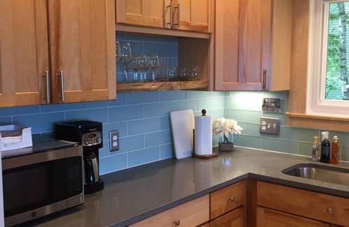 Bay Shore Cottage | Beautiful, Direct Lake Michigan Frontage, 1300 sq ft home