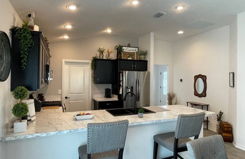 Wildwood House | Beautiful Dog-Friendly Villa in Hammocks at Fenney w/BBQ Grill & Golf Cart
