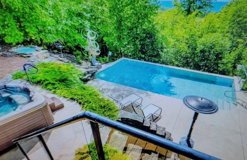 Egg Harbor Villa | Beautiful Door County Bluff House w/heated pool