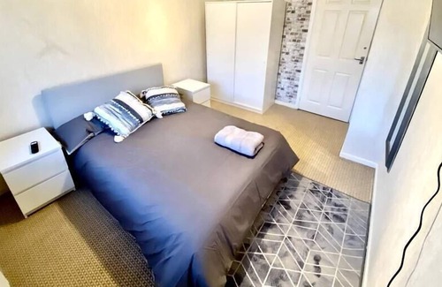 Cheetham Hill House | Beautiful Double Bedroom near Manchester Centre