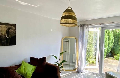 Cheetham Hill House | Beautiful Double room close to Manchester Centre