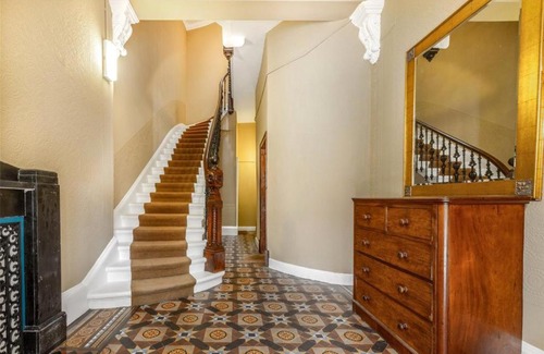 North West House | Beautiful Double Room in Idyllic West End Townhouse