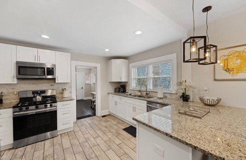 Washington Park House | Beautiful Downtown Home Next to Big-Hitter Attractions
