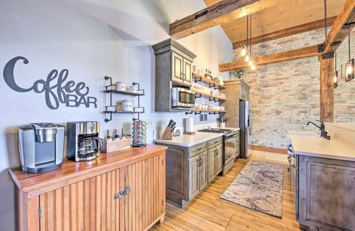 Historic Downtown Racine Condo | Beautiful Downtown Home - 2 Blks from Lake