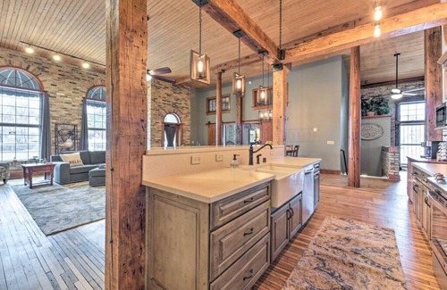 Historic Downtown Racine Condo | Beautiful Downtown Home - 2 Blks from Lake