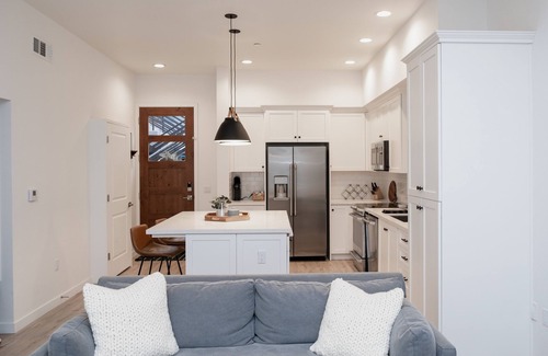 Downtown Napa Condo | Beautiful Downtown Napa Condo