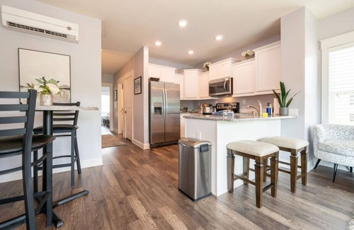 Central Business District House | Beautiful Downtown/River VIEWS! Walk Everywhere!
