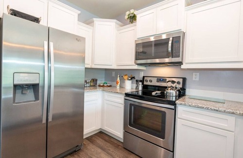 Central Business District House | Beautiful Downtown/River VIEWS! Walk Everywhere!