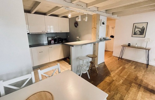 Guilhemery Apartment | Beautiful Duplex Near Downtown