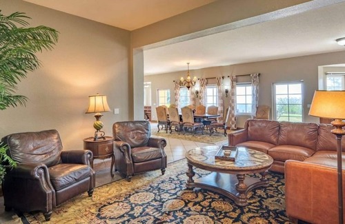 Dundee House | Beautiful Estate Home Centrally Located in Oregon Wine Country