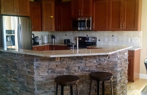 Nebo House | BEAUTIFUL EXCLUSIVE MOUNTAIN RETREAT ON LAKE JAMES!!
