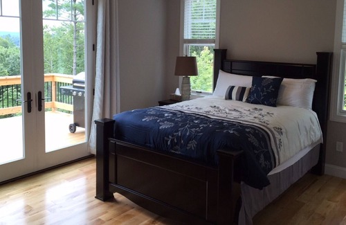 Nebo House | BEAUTIFUL EXCLUSIVE MOUNTAIN RETREAT ON LAKE JAMES!!