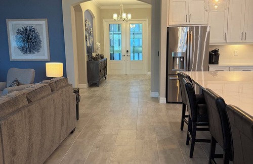 Biggar House | BEAUTIFUL EXCLUSIVE HOME IN GORGEOUS WILDBLUE! Seasonal or annual rental option