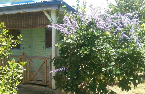 Le Moule House | Beautiful exotic wooden bungalow in the quiet countryside
