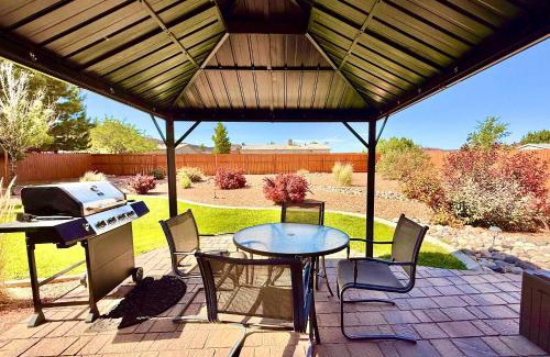 Kanab House | Beautiful Family and Pet-Friendly Home Near National Parks with NEW Hot Tub