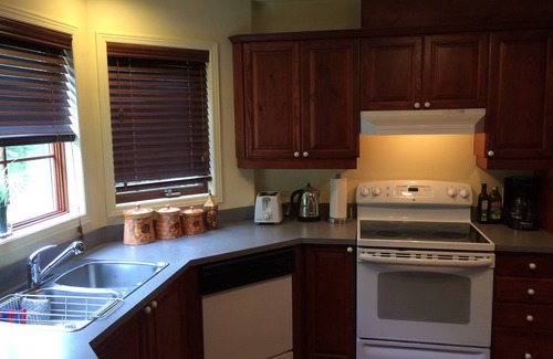 Mont-Tremblant Ski Chalet | Beautiful Family And Pet-Friendly Cottage In Pinoteau Village, Mont-tremblant.