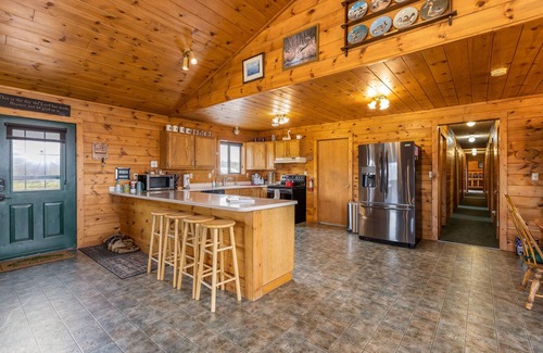 Helena House | Beautiful family-friendly home nestled in the Montana mountains near Helena