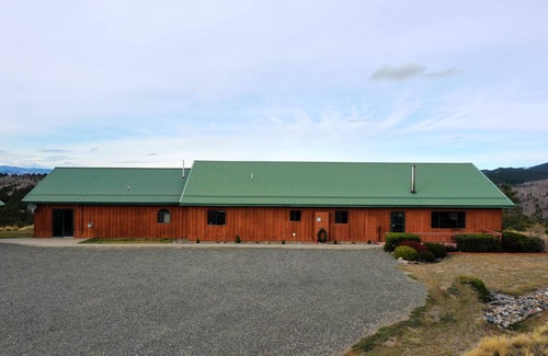 Helena House | Beautiful family-friendly home nestled in the Montana mountains near Helena