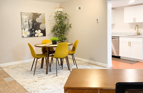 Woodville Apartment | Beautiful family getaway, walking distance to markets, 35 min drive to Boston