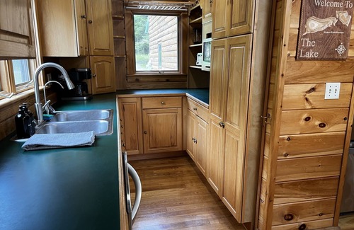 Lincoln House | Beautiful Family Getaway on Private Lakefront