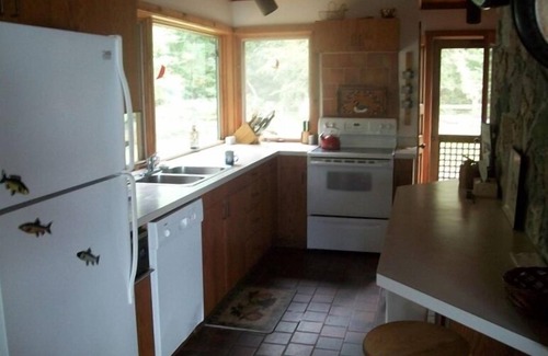 Lake Leelanau Cottage | Beautiful Family House on the Lake