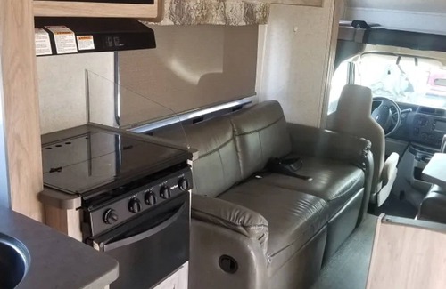 Lincoln Acres House | BEAUTIFUL FAMILY RV W/BUNKS FOR THE KIDS LIKE NEW CONDITION PET FRIENDLY