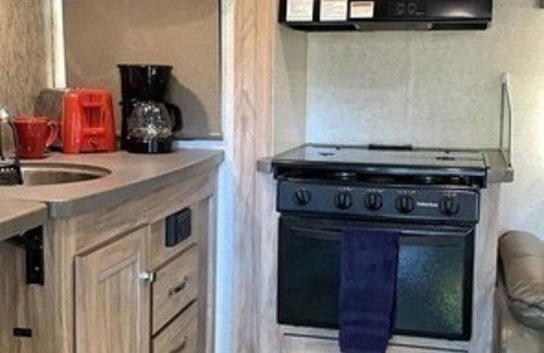 Lincoln Acres House | BEAUTIFUL FAMILY RV W/BUNKS FOR THE KIDS LIKE NEW CONDITION PET FRIENDLY