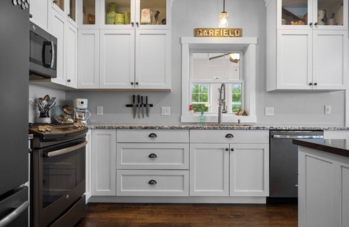 Williamsburg House | Beautiful farmhouse minutes from downtown Traverse City - Pets Ok