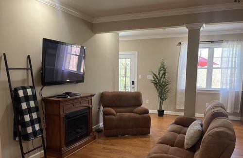 Forest Apartment | Beautiful Farmhouse, Terrace Level Apartment, 13 min. from LU