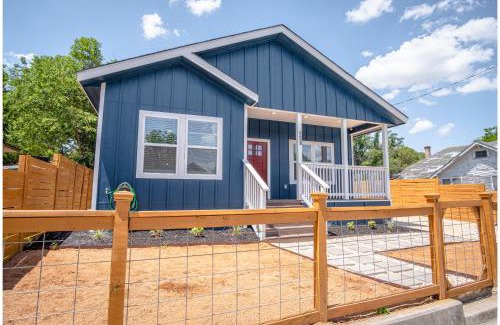 Nevada Street House | Beautiful Fenced 3BR 2BA Near Exciting Downtown
