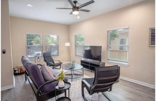 Nevada Street House | Beautiful Fenced 3BR 2BA Near Exciting Downtown