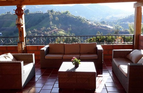 El Penol House | Beautiful Finca La Natalia with pool