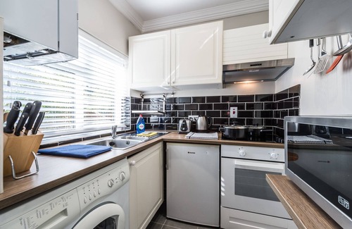 Brent Apartment | Beautiful Flat-12 minutes(tube)to Oxford Street,Accommodates up to 6