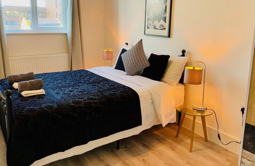 Woking Apartment | Beautiful Flat In Woking Central