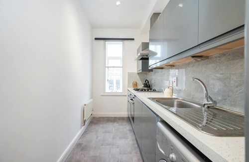 Coldharbour Apartment | Beautiful Flat Near the Center 11 min by tube
