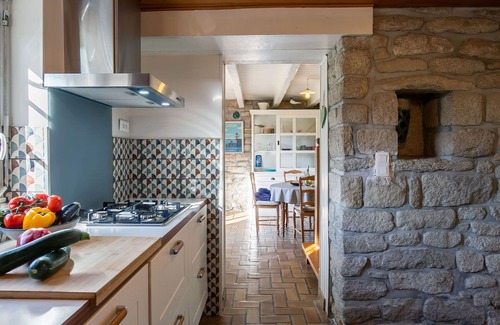 Loctudy House | Beautiful private villa for 4 guests with WIFI, TV, terrace and pets allowed