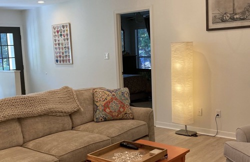 Fairhope House | Beautiful fully furnished newly renovated home in Fairhope