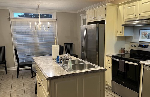 Jackson House | BEAUTIFUL FULLY FURNISHED WELL APPOINTED HOME IN NORTH JACKSON