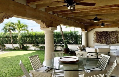 La Isla Villa | BEAUTIFUL FULLY FURNISHED MEXICAN BEACHFRONT VILLA