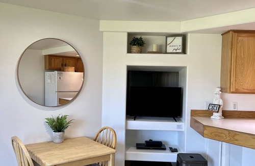 Quincy Condo | Beautiful Fully Remodeled Condo Sleeps 6-8