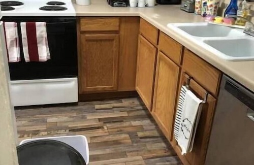 Medford House | Beautiful Furnished Townhouse.