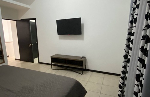 Colonia Vista Hermosa Uno House | Beautiful Guatemala home in the city