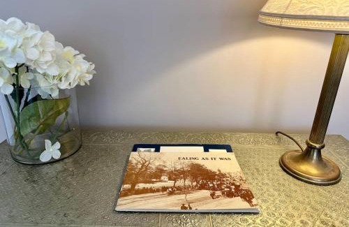 Walpole Apartment | Beautiful Garden Apartment Ealing